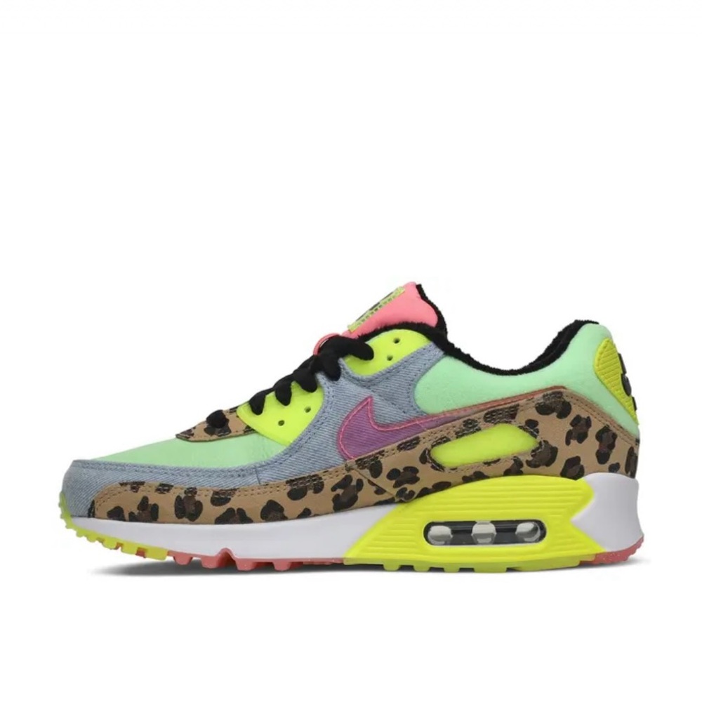 Nike Women's Air Max 90 lx illusion green